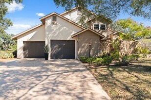 13609 Heritage Way in Tampa, FL - Building Photo