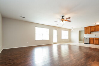 908 Chase Ln in Denton, TX - Building Photo - Building Photo