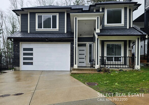 8512 Forest Gate Dr in Chilliwack, BC - Building Photo