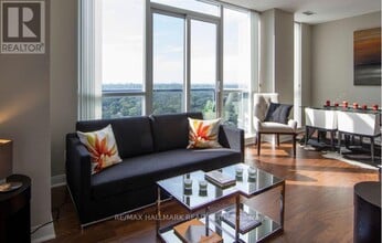 5191 Dundas St W in Toronto, ON - Building Photo - Building Photo