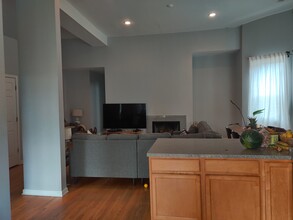 1222 E 64th St, Unit 3E in Chicago, IL - Building Photo - Building Photo
