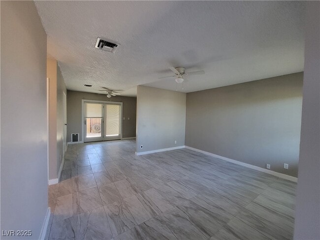 261 E Van Wagenen St in Henderson, NV - Building Photo - Building Photo
