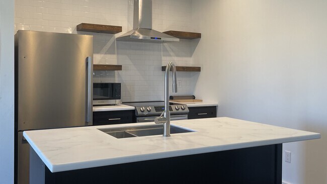 100 Second St, Unit 100 A in Silver Cliff, CO - Foto de edificio - Building Photo