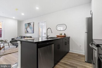 330 Cecil B. Moore Ave, Unit 2 BEDROOM in Philadelphia, PA - Building Photo - Building Photo