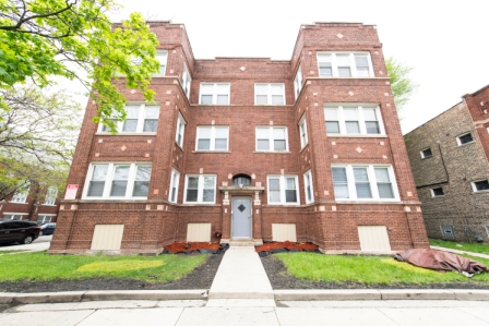 7956 S Aberdeen St in Chicago, IL - Building Photo