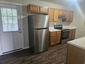 1081 Micha Way in Madison, GA - Foto de edificio - Building Photo