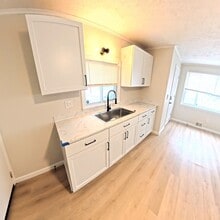 510 S Washington St in East Rochester, NY - Building Photo - Building Photo