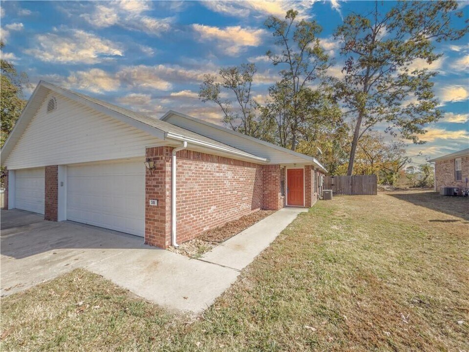 3 Jonquilla Way in Bentonville, AR - Building Photo