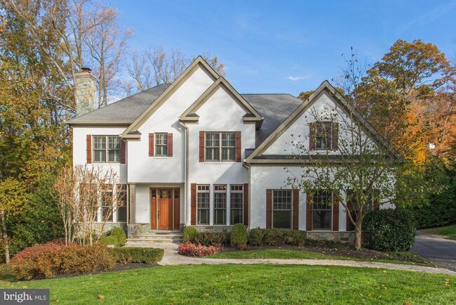 7004 Green Oak Dr in McLean, VA - Building Photo - Building Photo