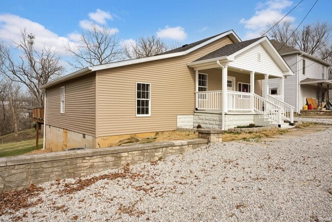 1907 11th St in Bedford, IN - Building Photo - Building Photo