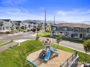 15524 Trumpet Ln-Unit -B in Bluffdale, UT - Building Photo - Building Photo