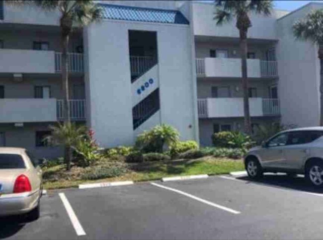 6800 US-1 in Port Saint John, FL - Foto de edificio - Building Photo