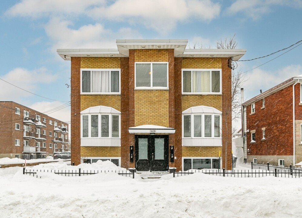 1628 Brébeuf St in Longueuil, QC - Building Photo