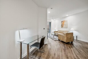 375 Camino De La Reina in San Diego, CA - Building Photo