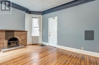 125 Madison Ave in Toronto, ON - Building Photo - Building Photo