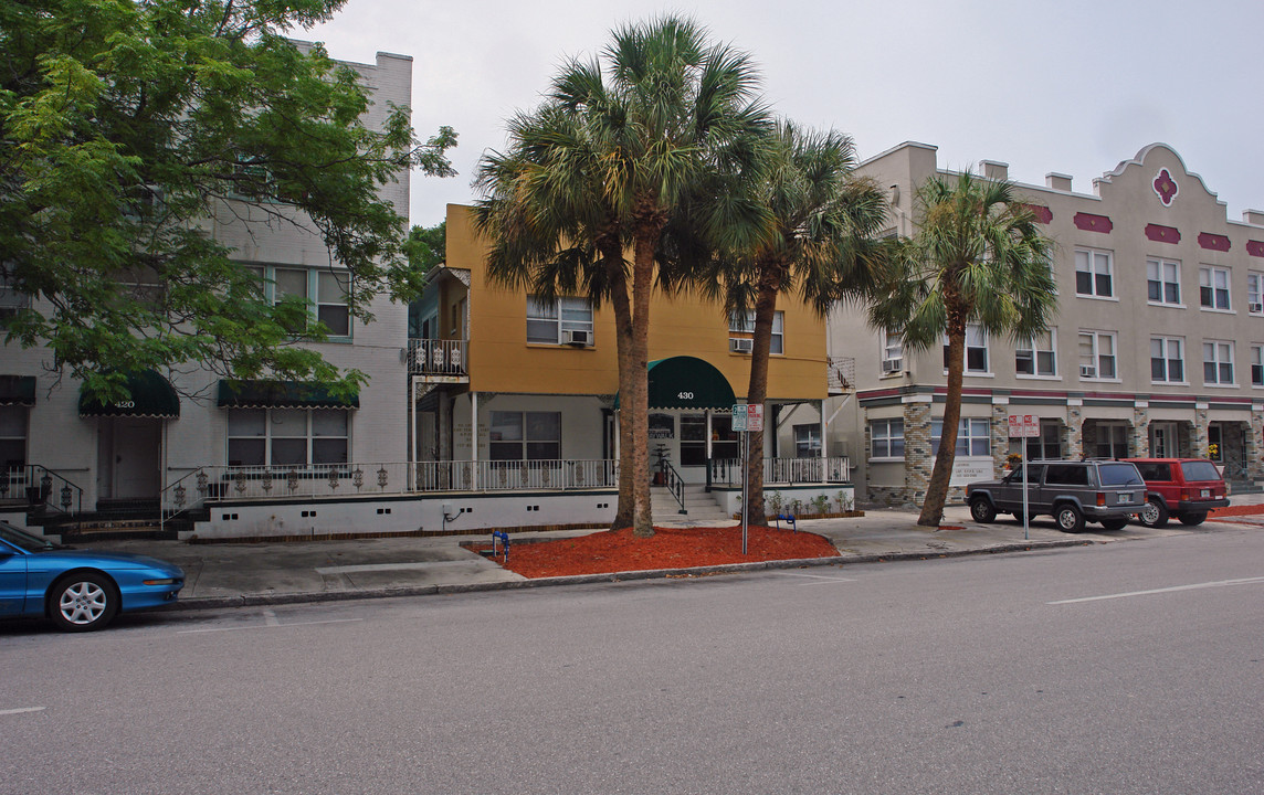 De Voes Subdivision in St. Petersburg, FL - Building Photo