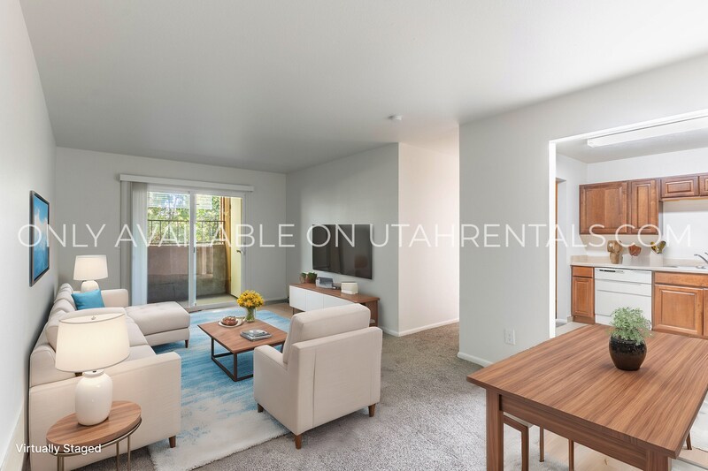 4900 S Highland Cir in Holladay, UT - Building Photo