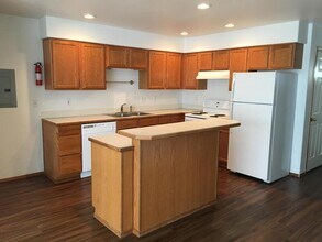 1330 D S Skyline Dr in Moses Lake, WA - Building Photo - Building Photo