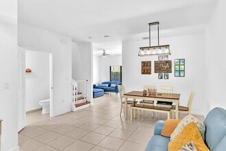 4668 Banker Ter in Davie, FL - Building Photo - Building Photo