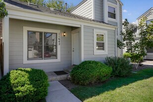 11642 E Cornell Cir in Aurora, CO - Building Photo