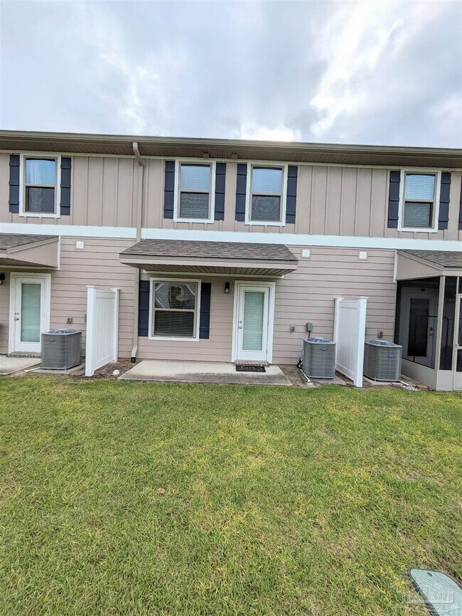 257 S E St in Pensacola, FL - Building Photo - Building Photo