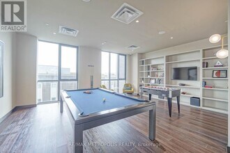10-910 Honeycrisp Cres in Vaughan, ON - Building Photo - Building Photo