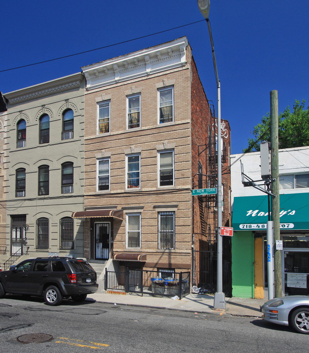 1373 E New York Ave in Brooklyn, NY - Building Photo