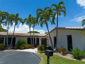 636 Hibiscus Dr in Hallandale Beach, FL - Building Photo - Building Photo