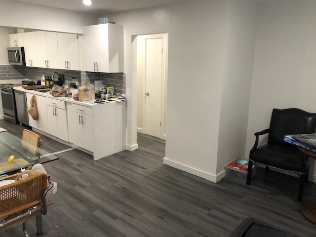 property at 218 E 18th St