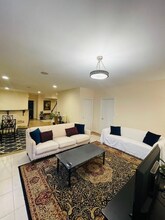 445 Knoll St NW in Vienna, VA - Building Photo - Building Photo