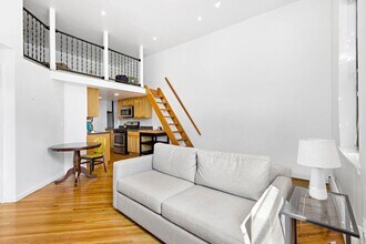 174 Grand St in Jersey City, NJ - Building Photo - Building Photo