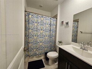 1015 SE 24th Terrace in Homestead, FL - Building Photo - Building Photo