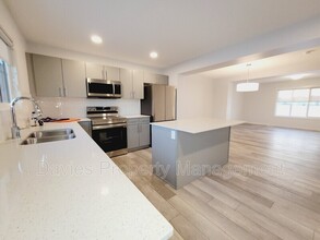 126 Secord Dr NW in Edmonton, AB - Building Photo - Building Photo