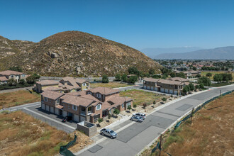 Peppertree in Hemet, CA - Foto de edificio - Building Photo