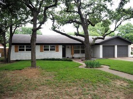 2317 Shady Grove Dr in Bedford, TX - Building Photo
