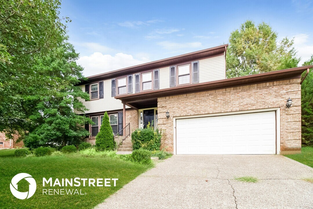 8105 Thornwood Rd in Louisville, KY - Foto de edificio