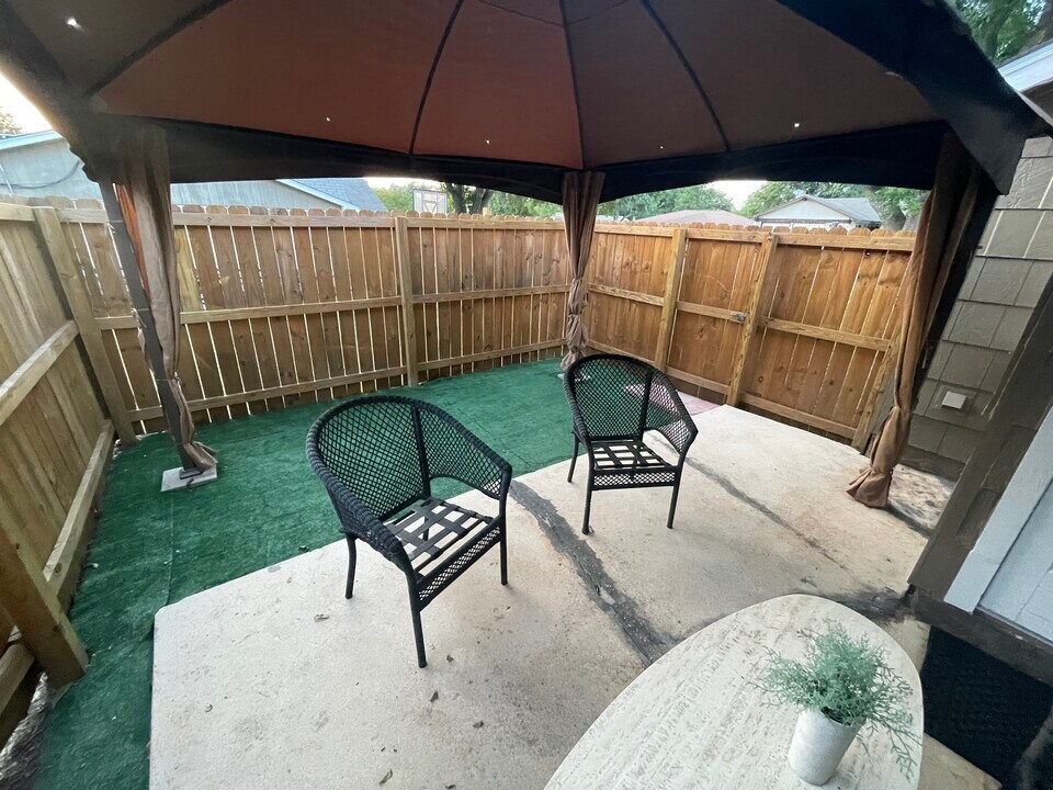13731 Earlywood St in San Antonio, TX - Building Photo