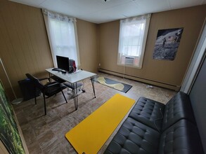 55 Oak St, Unit #2 in Somerville, MA - Building Photo - Building Photo