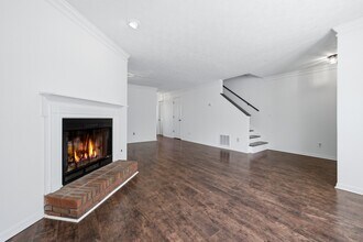 1018 Kennesborough Rd NW in Kennesaw, GA - Building Photo - Building Photo