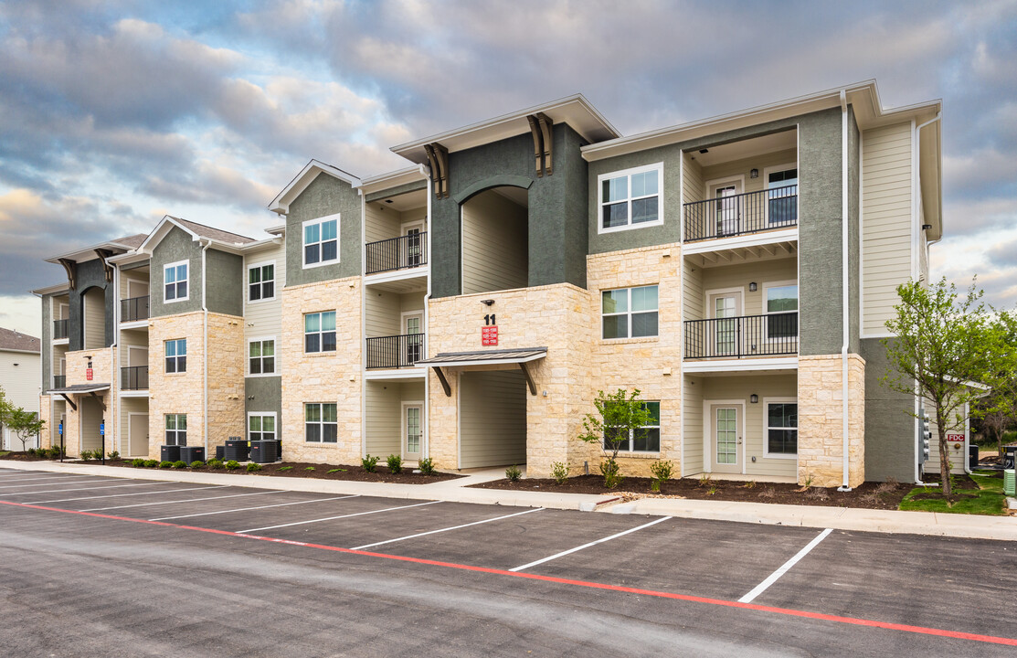 Culebra Creek Apartments in San Antonio, TX - Foto de edificio