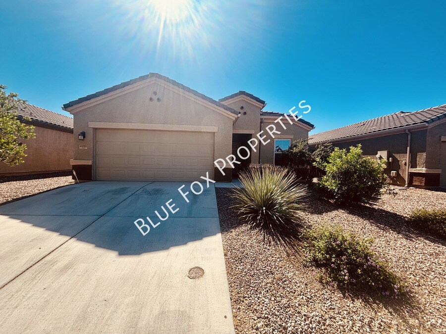 10232 N Crooked Peak Trail in Marana, AZ - Building Photo