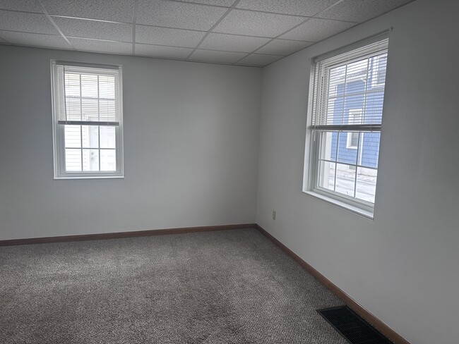 633 W 26th St, Unit 633 and a half #1 in Erie, PA - Building Photo - Building Photo