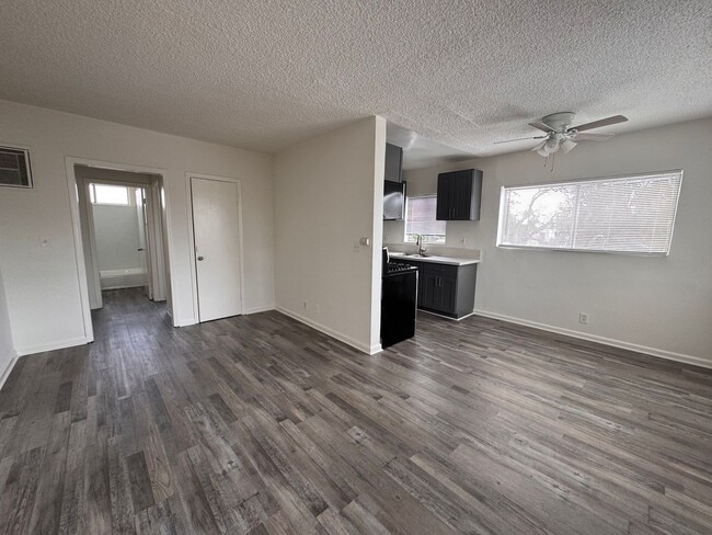 11243 Tiara St in Los Angeles, CA - Building Photo - Building Photo