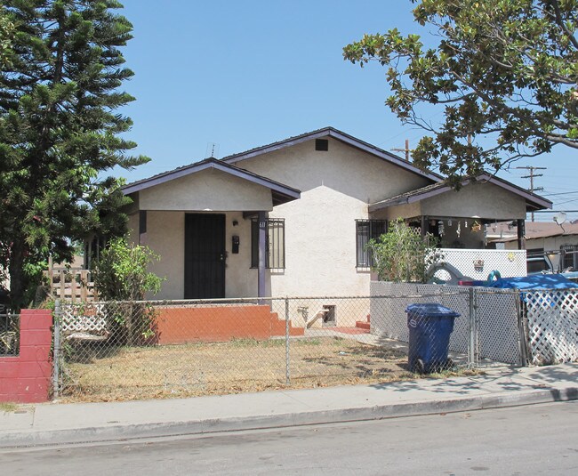 609 S La Verne Ave in Los Angeles, CA - Foto de edificio - Building Photo