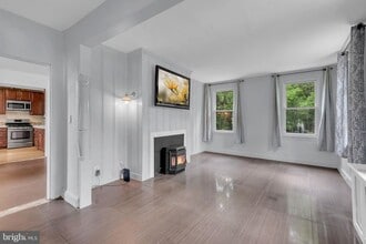 201 Church Ln in Pikesville, MD - Foto de edificio - Building Photo