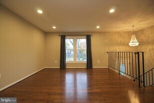 4500 Lantern Pl in Alexandria, VA - Building Photo