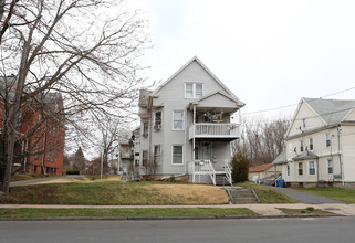 181 Maple St in New Britain, CT - Building Photo - Building Photo