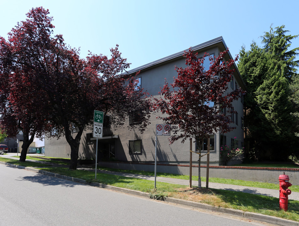 1935 Cypress St in Vancouver, BC - Building Photo