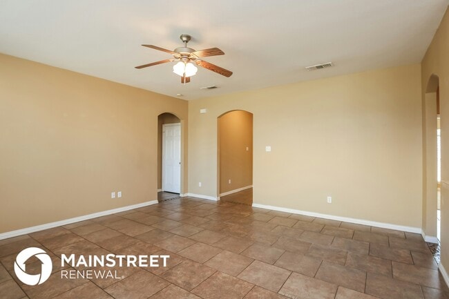 245 Kennedy Ct in Crowley, TX - Foto de edificio - Building Photo