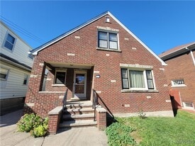 532 16th St in Niagara Falls, NY - Building Photo